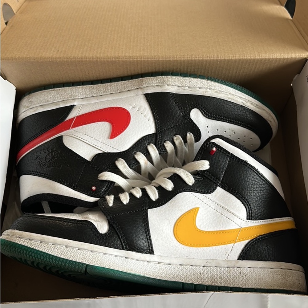 Air Jordan 1s Mid